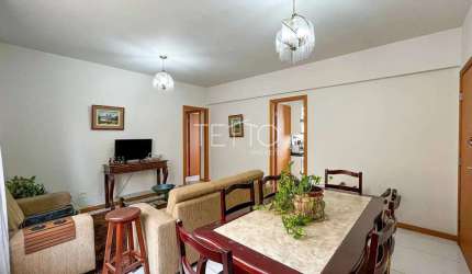 Apartamento de 3 quartos com suíte e armários, 2 vagas de garagem, excelente localização no bairro