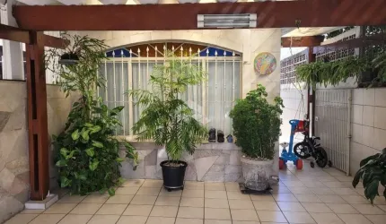 Sobrado no Parque Edu Chaves com 3 dormitórios e 2 vagas.
