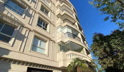 Apartamento em Santana com 3 dormitórios e 2 vagas.