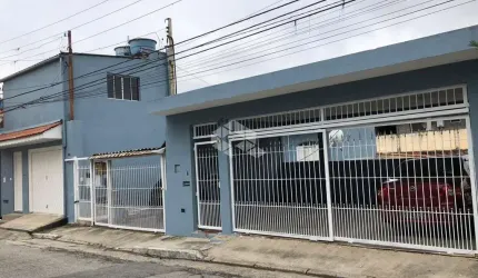 Casa na Vila Medeiros com 9 dormitórios e 5 vagas de garagem