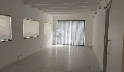 Casa térrea no Tremembé com 3 dormitórios e 2 vagas de garagem