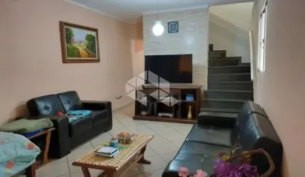Sobrado na Vila Medeiros com 3 dormitórios e 2 vagas.