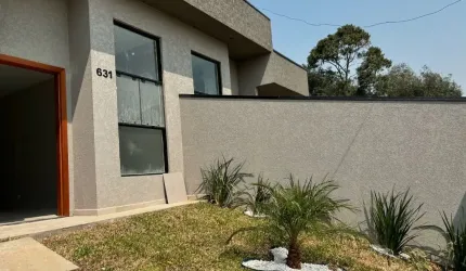 LINDA CASA TÉRREA DE FRENTE PARA A RUA