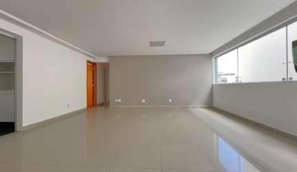 Apartamento no bairro Castelo 3 quartos, suite, 2 vagas e elevador.