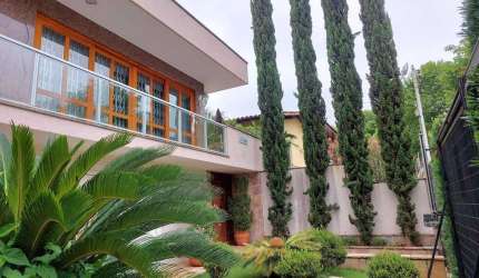 Casa a venda com 5 dormitórios (4 suítes, 1 Studio) e 5 vagas no Alto da Lapa, São Paulo - SP