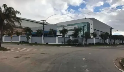 Galpão com 5.000m² de área costruinda em terreno de 10.000m²  para locação em Guarulhos.