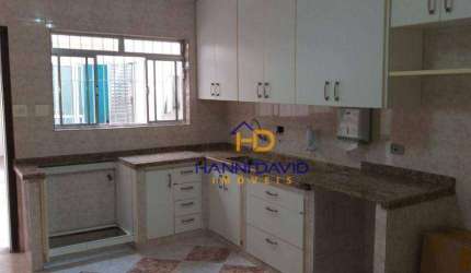 Vende casa na vila mariana Reformada com três dormitórios sendo três suítes com Ar condicionada duas vagas cobertas .