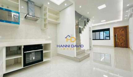 Vende casa nova na Chácara Klabin  4 dormitórios sendo 3 suítes  com armários e AR condicionado  2 vagas Churrasqueira  próximo metrô .