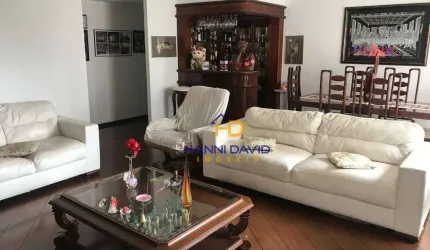 Vende apartamento na Saúde com quatro dormitórios uma suíte  duas vagas próximo do metrô. 160M² SP .