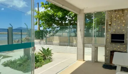 Casa Pé Na Areia em Itapema SC