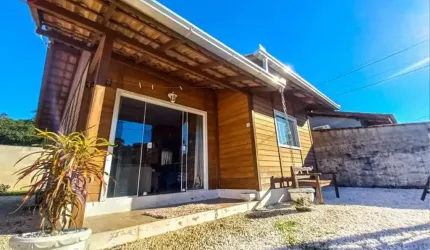 CASA NA MEIA PRAIA COM AMPLO TERRENO