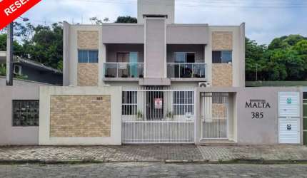 Ótimo Apartamento AVERBADO - Semi Mobiliado com 02 dormitorios a 500 metros da praia!!