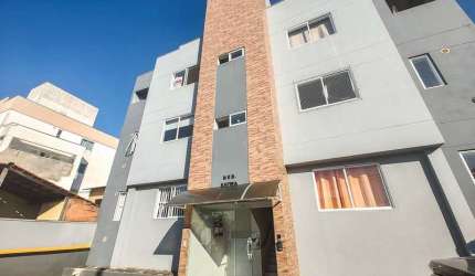 EXCELENTE OPORTUNIDADE, APARTAMENTO AVERBADO NO CENTRO DE NAVEGANTES, LOCALIZADO A 500 METROS DA PRAIA.