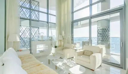 Apartamento duplex com 338.92 m², alto luxo com vista para o lago do Barigui!