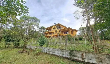 Chácara de Alto Padrão