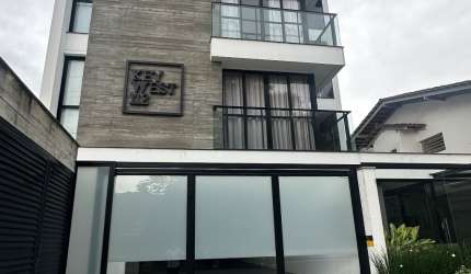APARTAMENTO SEMI MOBILIADO COM 2 SUITES NO BAIRRO GLORIA