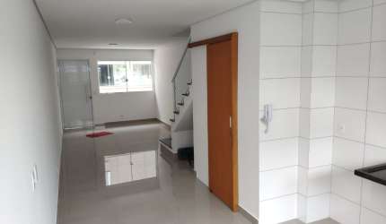 Lindo sobrado condominio fechado