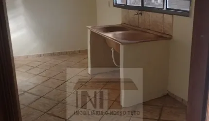 Linda casa com ótima localização, em frente escola e creche