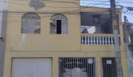 SOBRADO 3 DORM 2 WC 2 VAGAS + CASA NOS FUNDOS