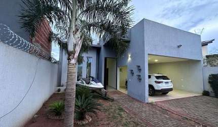 Casa à Venda com 3 Quartos Sendo 1 suíte no Colinos em Três Lagoas - MS