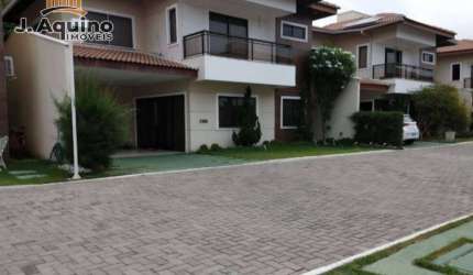 Casa de Alto Padrão com 4 Suítes em condomínio fechado na Sapiranga