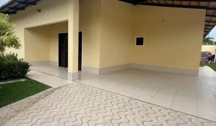 Casa com 04 quartos no Eusébio