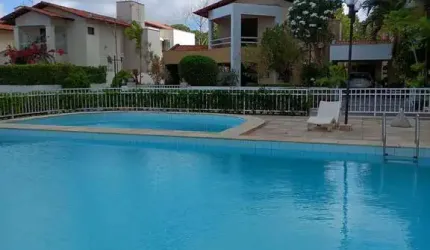 Excelente casa em condomínio fechado no Edson Queiroz