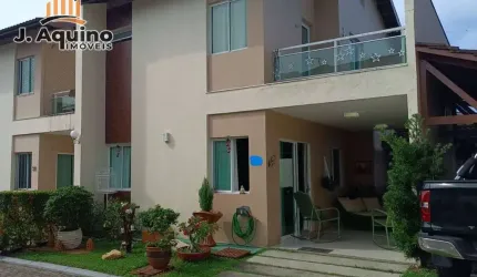 Excelente casa em condomínio Fechado com 3 suítes no José de Alencar