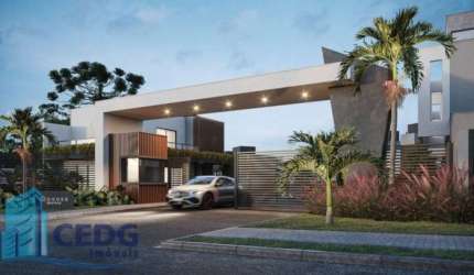 Residência de Prestígio no Coração do Ecoville: Luxo e Conforto em Condomínio Exclusivo