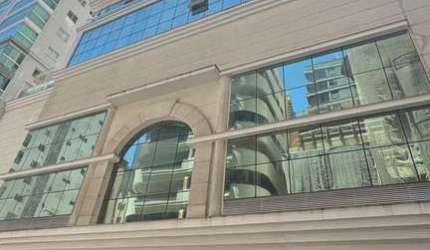 Apartamento com 4 dormitórios à venda sendo 4 suítes, 162 m  por - R  3.394.000,00 - Meia Praia - It