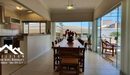 Belíssima Casa Térrea no Condomínio Jardim dos Ipês em Limeira-SP
