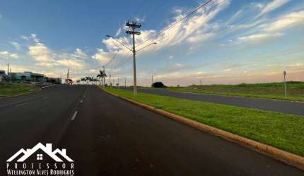 Ótimo Terreno com 256 m²  no Bairro Colinas do Engenho em Limeira-SP