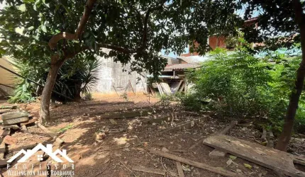 Terreno Espaçoso e Bem Localizado à Venda