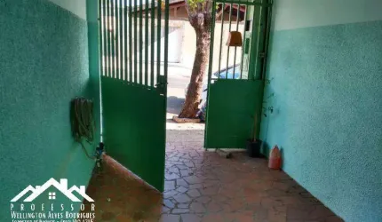 Casa com Salão Comercial no Bairro Santa Josefa em Limeira-SP