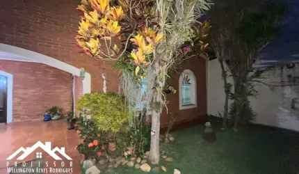 Casa com edícula na Vila Teixeira Marques em Limeira-SP