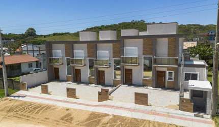 Casa - Sobrado para venda  no Bairro Praia da Ribanceira em Imbituba