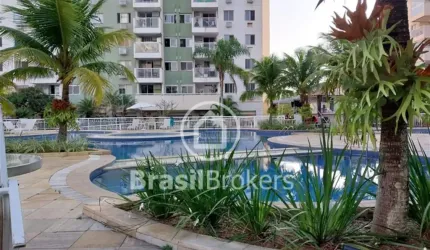 Vendo apartamento 2 quartos sendo um suíte na  Barra Olímpica