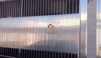 Casa com 2 quartos e 2 vagas
