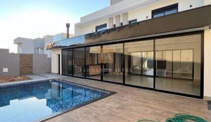 Casa no Condomínio Villagio