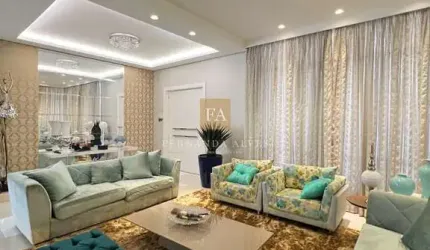 Casa no Condomínio Trípoli