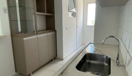 Locação apartamento 3 quartos, 2 vagas de garagem.