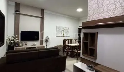 Casa com 3 dormitórios, sendo 1 suíte,  à venda, 127,40 m² por R$ 630.000 - Parque Universitário, A