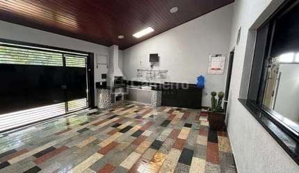 Casa à venda, com 3 dormitórios, sendo 1 suíte, 150m² terreno e 126m² construção, por R$630.000 - V