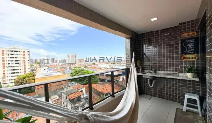 Apartamento á venda no bairro de Jatiuca com 3 quartos, 2 banheiros e 2 vagas