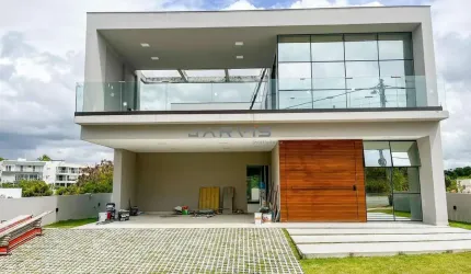 Casa com 4/4 à venda no Condomínio Atlantis, em Garça Torta.