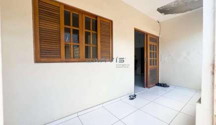 Casa 3/4 à venda, localizada no bairro do Farol - RS 850.000,00