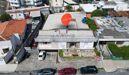 Casa comercial com localização estratégica à venda no Farol - R$2.400.000,00