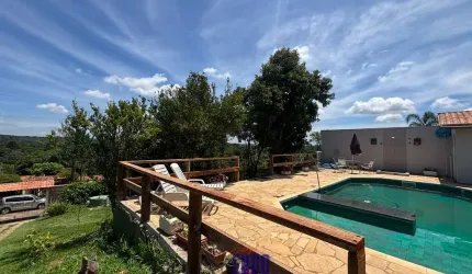 Linda Chácara em condomínio com 1200 m