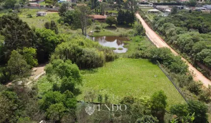 Terreno em Condomínio Fechado com fundo para o lago