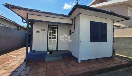 casa com 3 dormitórios + edicula com 1 suíte em Balneario Estreito - Florianópolis